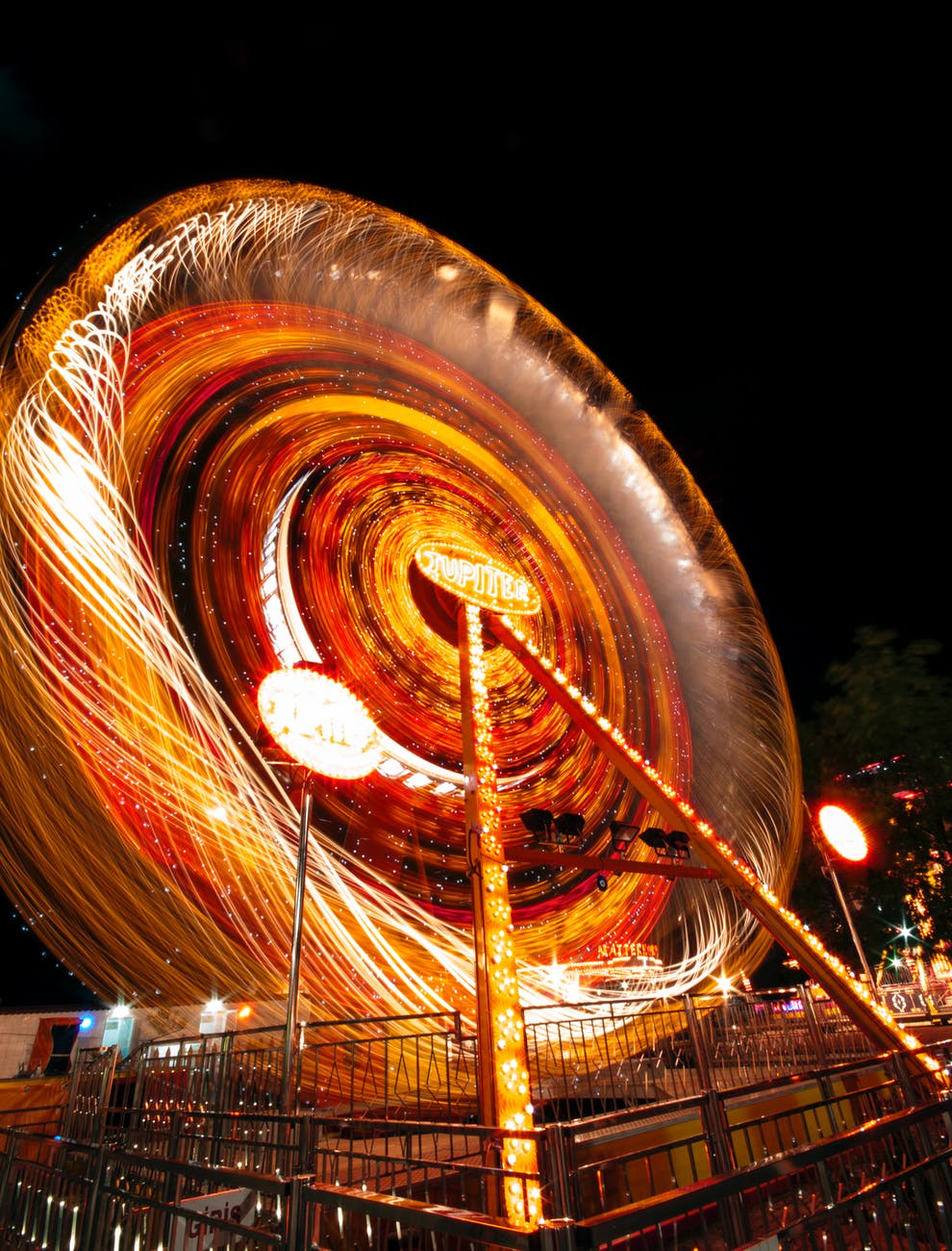 photograph of a lighted ferris wheel